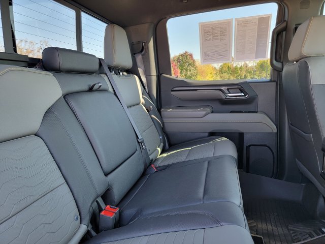 2024 Chevrolet Silverado 1500 ZR2 - Photo 16
