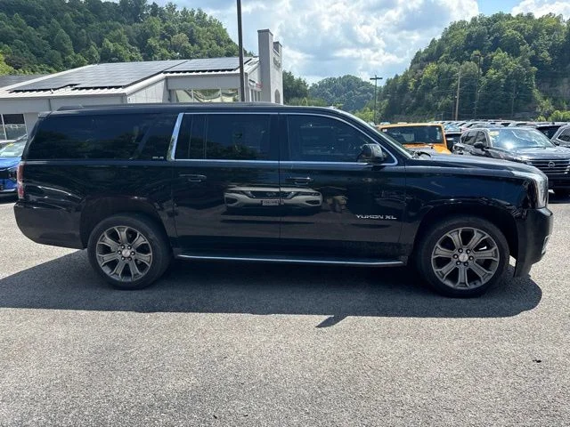Used 2016 Black GMC SLE image 2