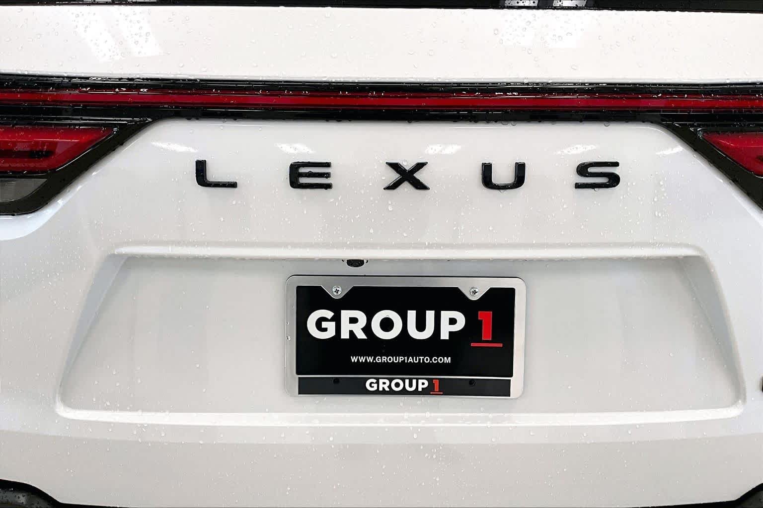 Used 2025 Eminent White Pearl Lexus Luxury image 9