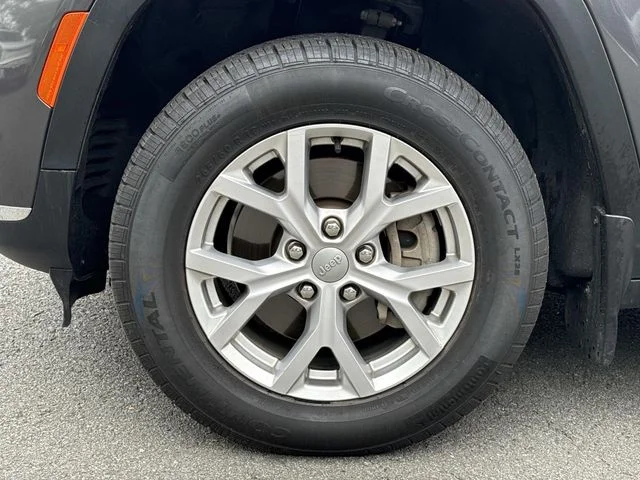 Used 2021 Gray Jeep Limited image 12