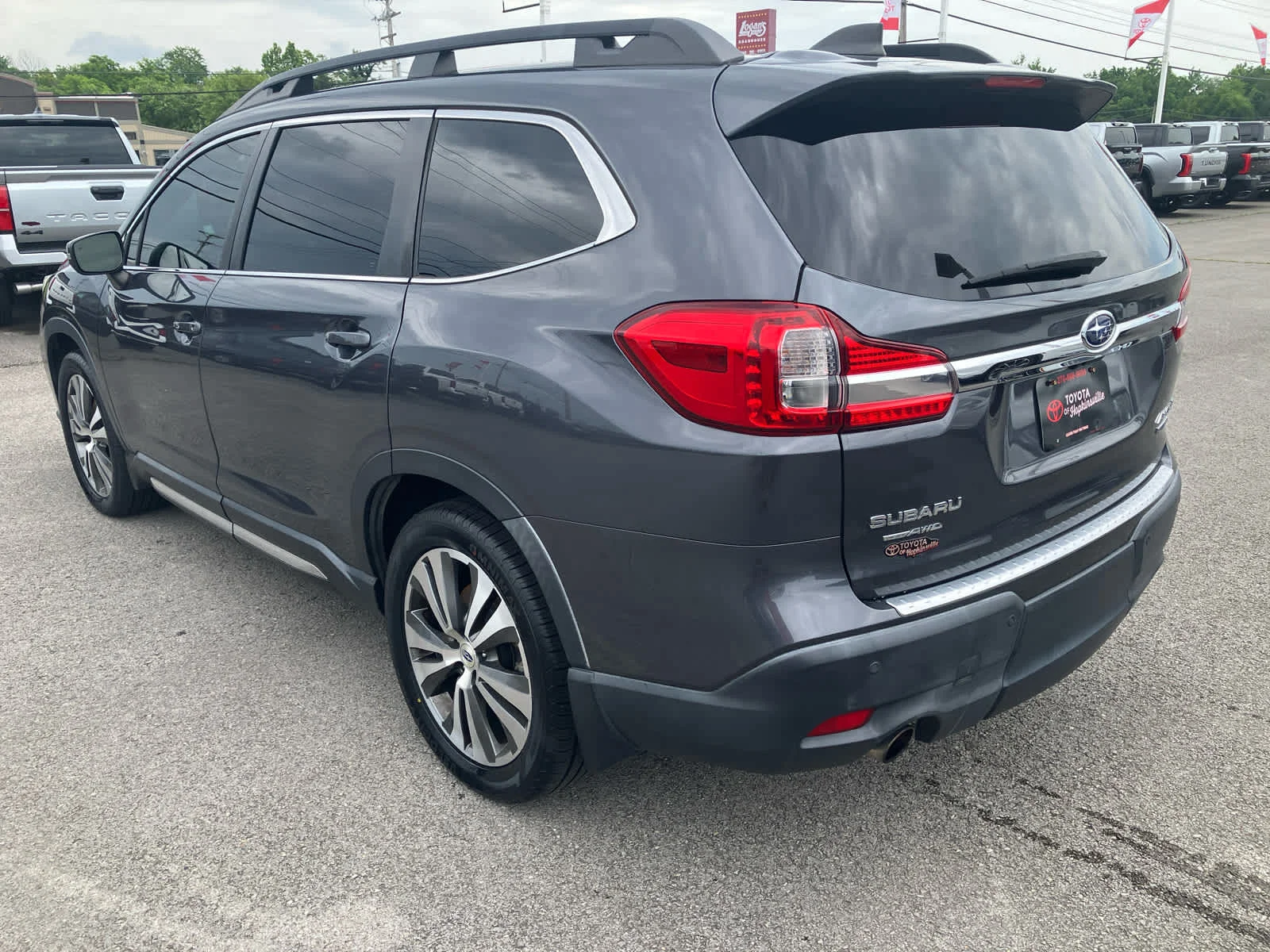Used 2019 Magnetite Gray Metallic Subaru Limited image 5