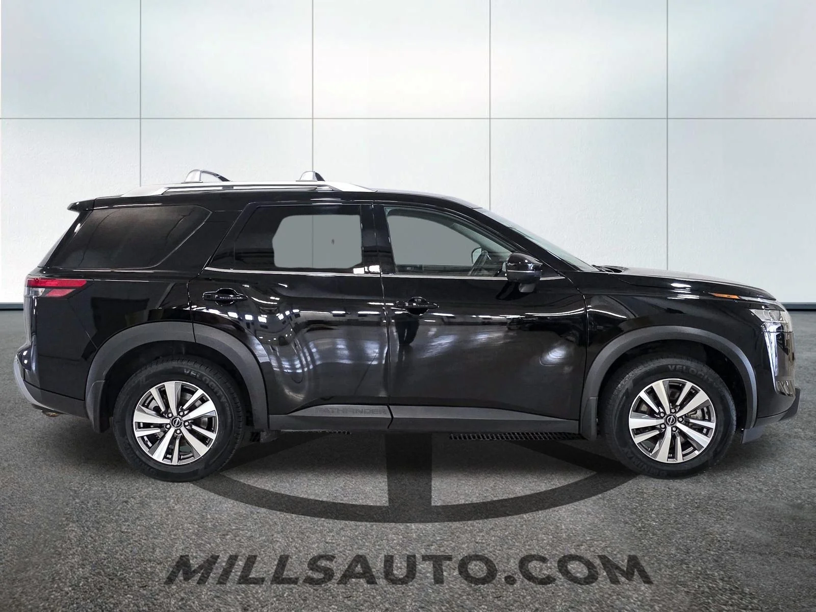 Used 2023 Black Nissan SL image 9