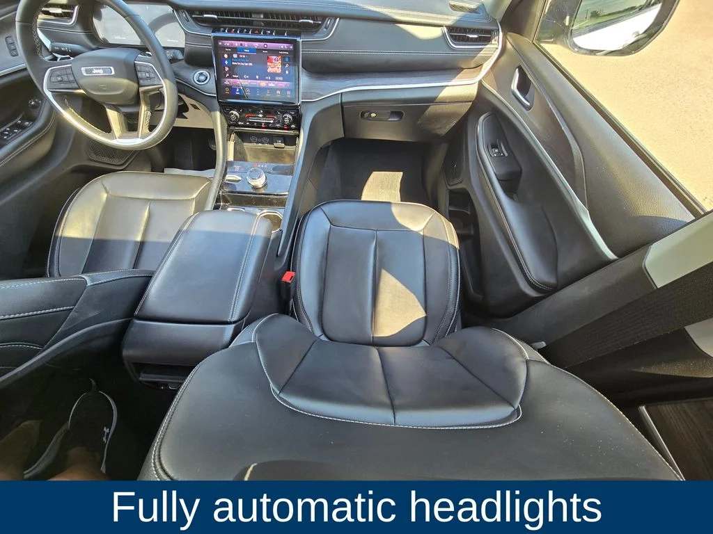 Used 2023 White Jeep Limited image 18