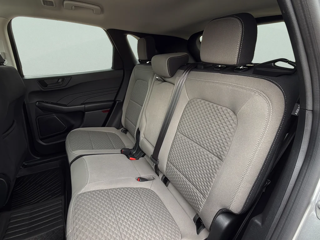 Used 2022 Silver Metallic Ford SE image 28