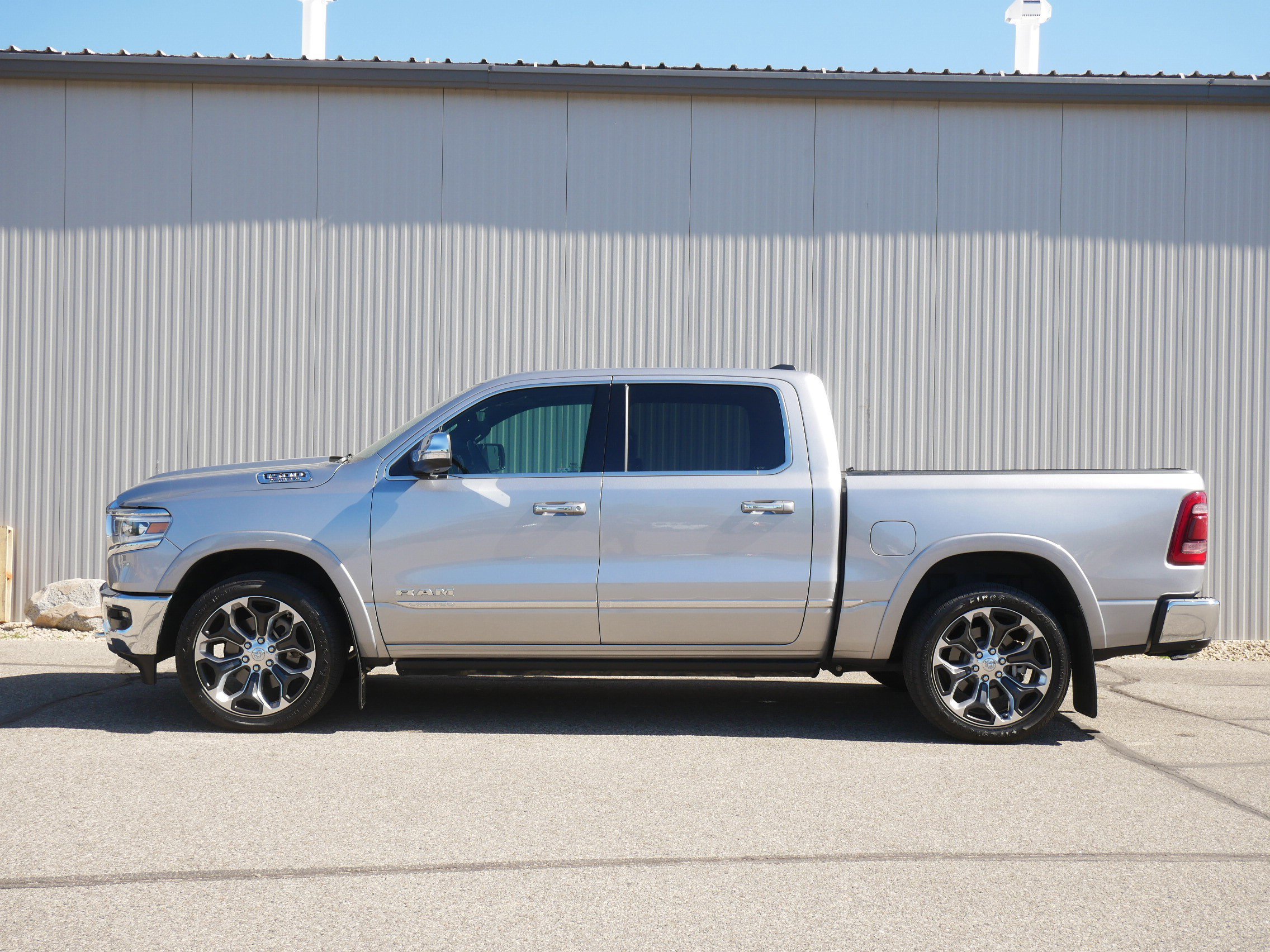 Used 2019 RAM Ram 1500 Pickup Limited with VIN 1C6SRFHT3KN785479 for sale in Hastings, Minnesota