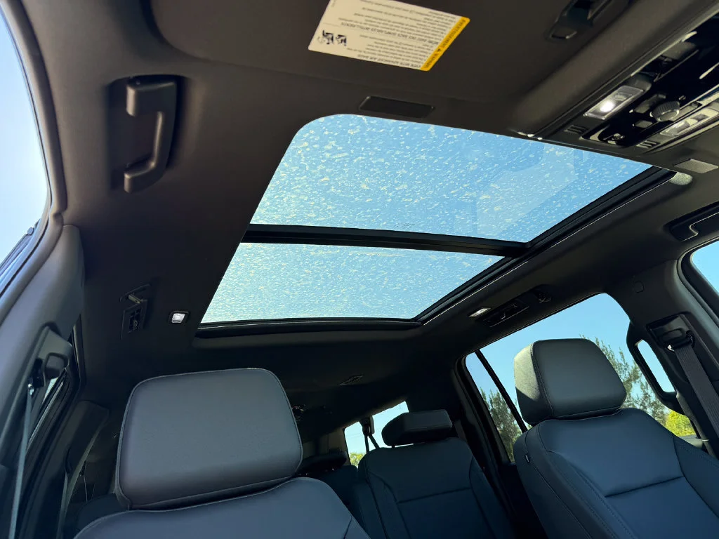 2027 Chevrolet Suburban LT - Photo 9