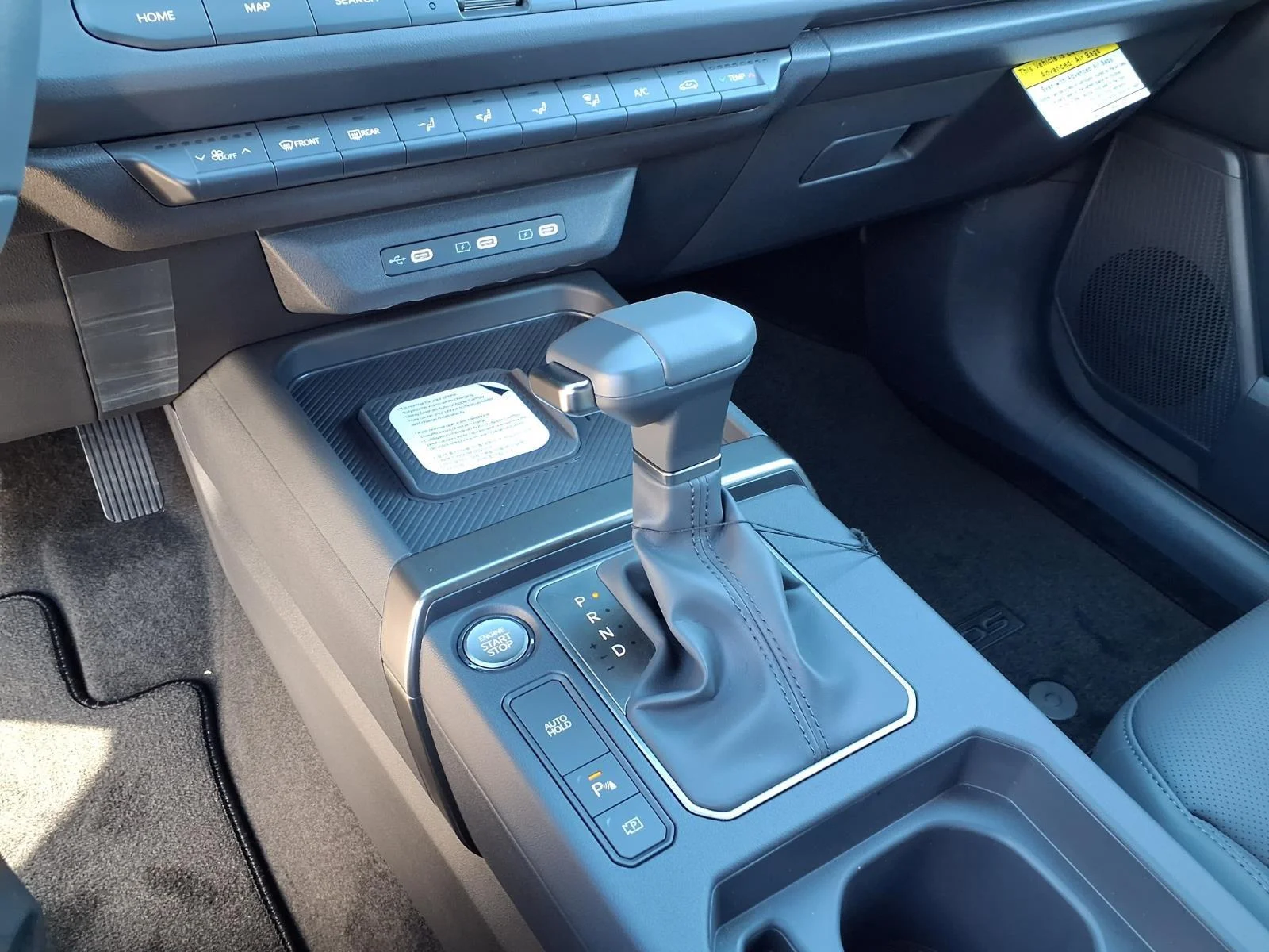 New 2027 Snow White Pearl Kia X-Line S image 5