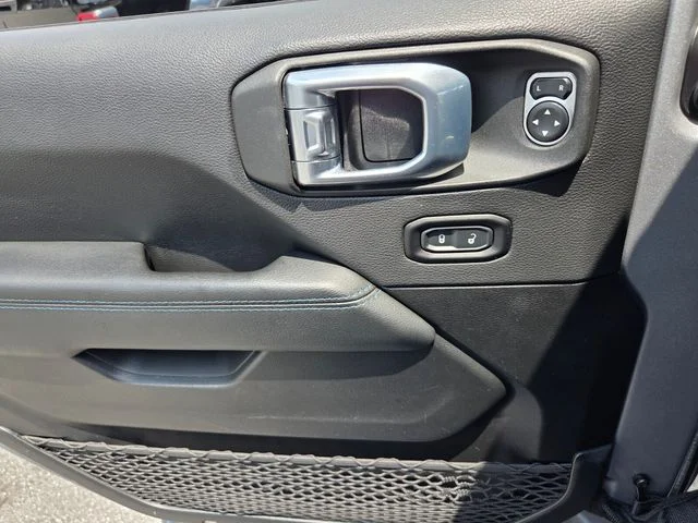 Used 2021 Silver Jeep Unlimited Rubicon 4xe image 30
