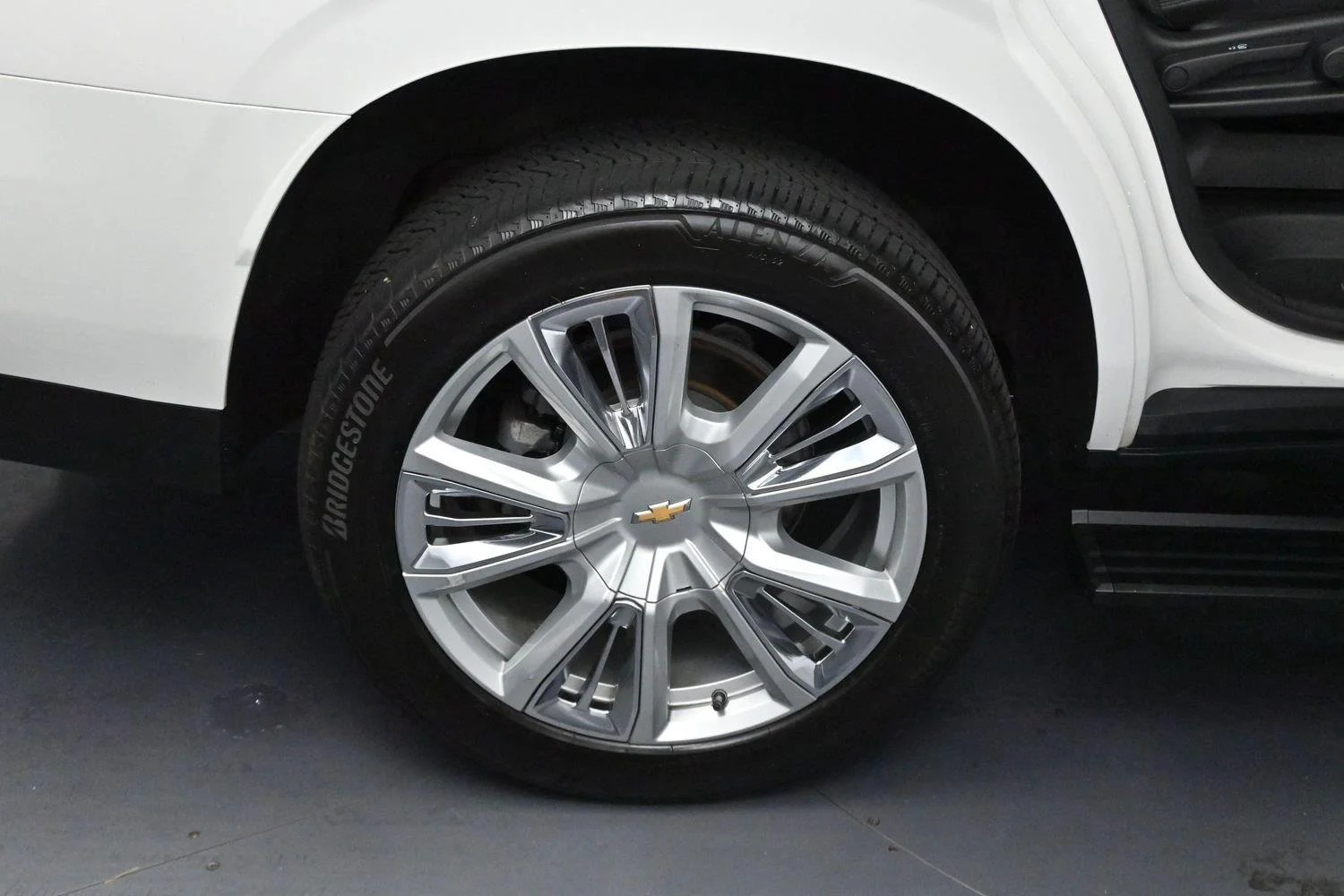 Used 2021 IRIDESCENT PEARL TRICOAT Chevrolet High Country image 39