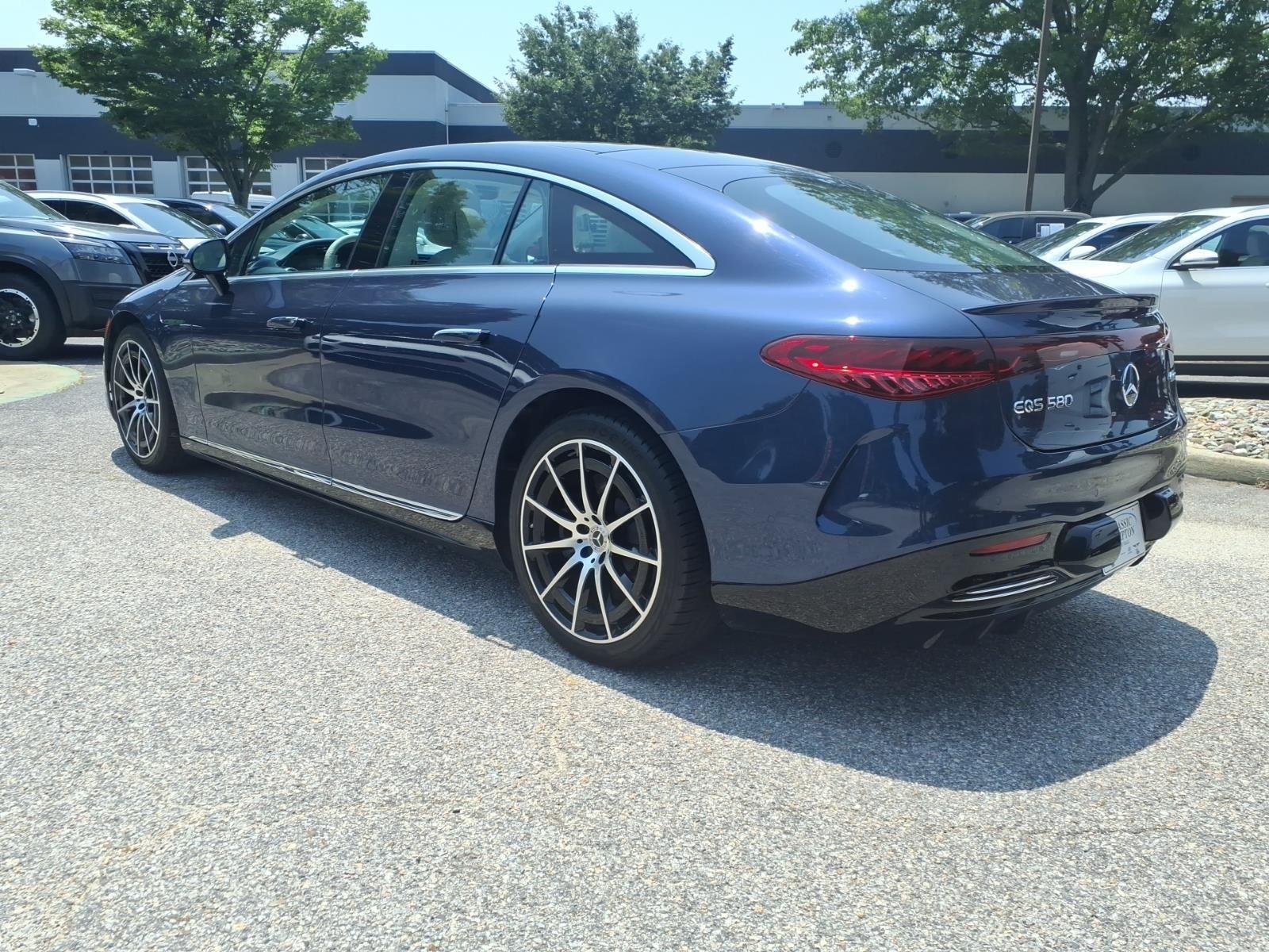 Used 2023 Twilight Blue Metallic Mercedes-Benz EQS 580 image 8