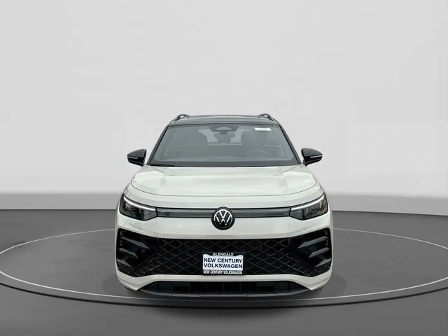2026 Volkswagen Tiguan photo 2