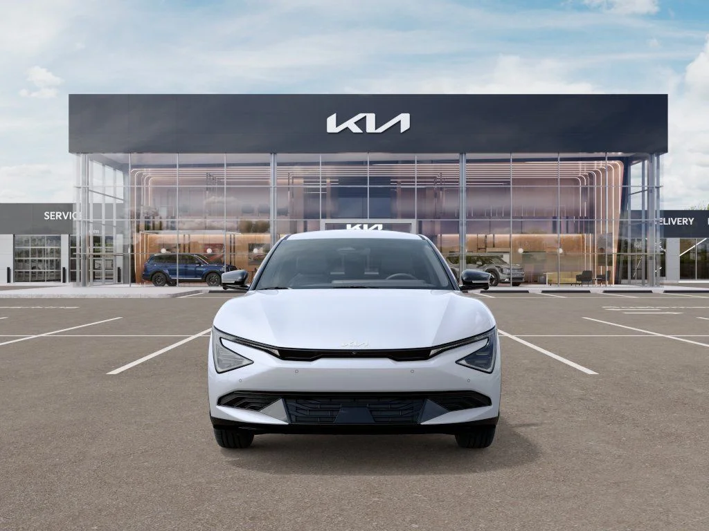 New 2026 Glacial White Pearl Kia WIND image 2