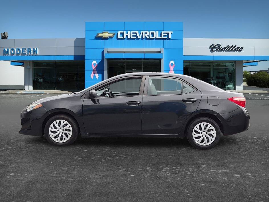 Used 2018  Toyota L image 2