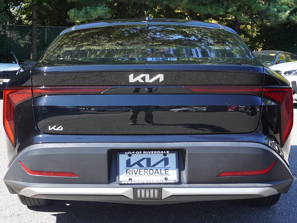 Used 2025 Black Kia LXS image 10
