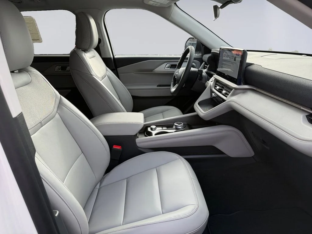 2026 Ford Explorer Active - Photo 17