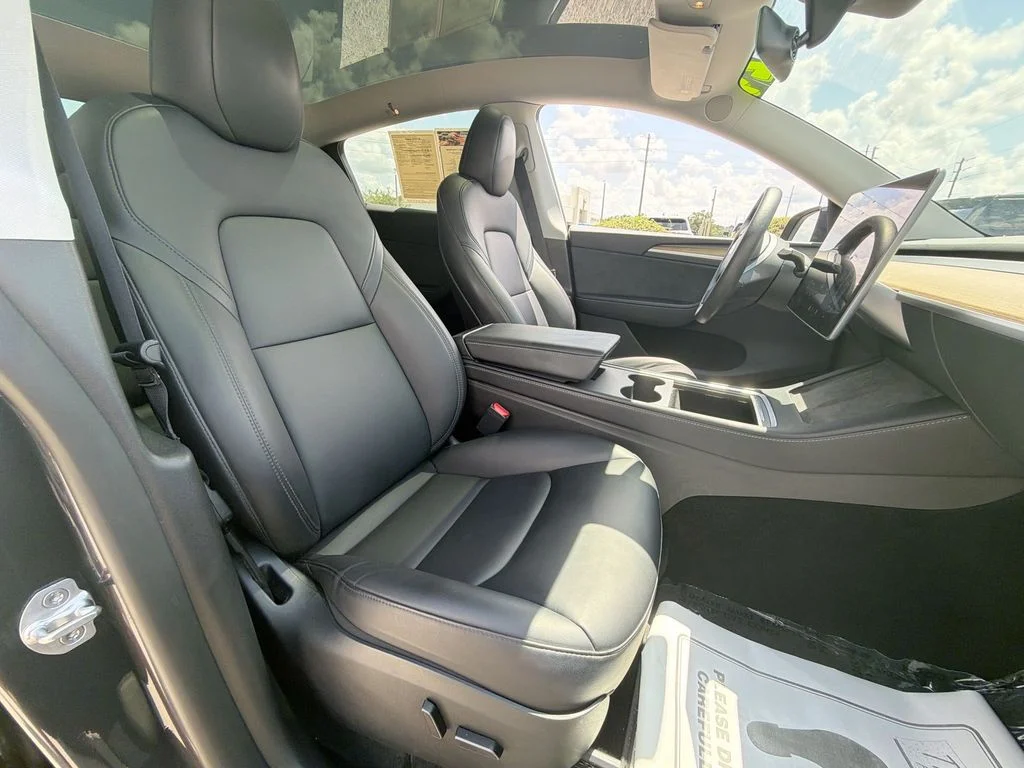 2024 Tesla Model Y Long Range - Photo 11