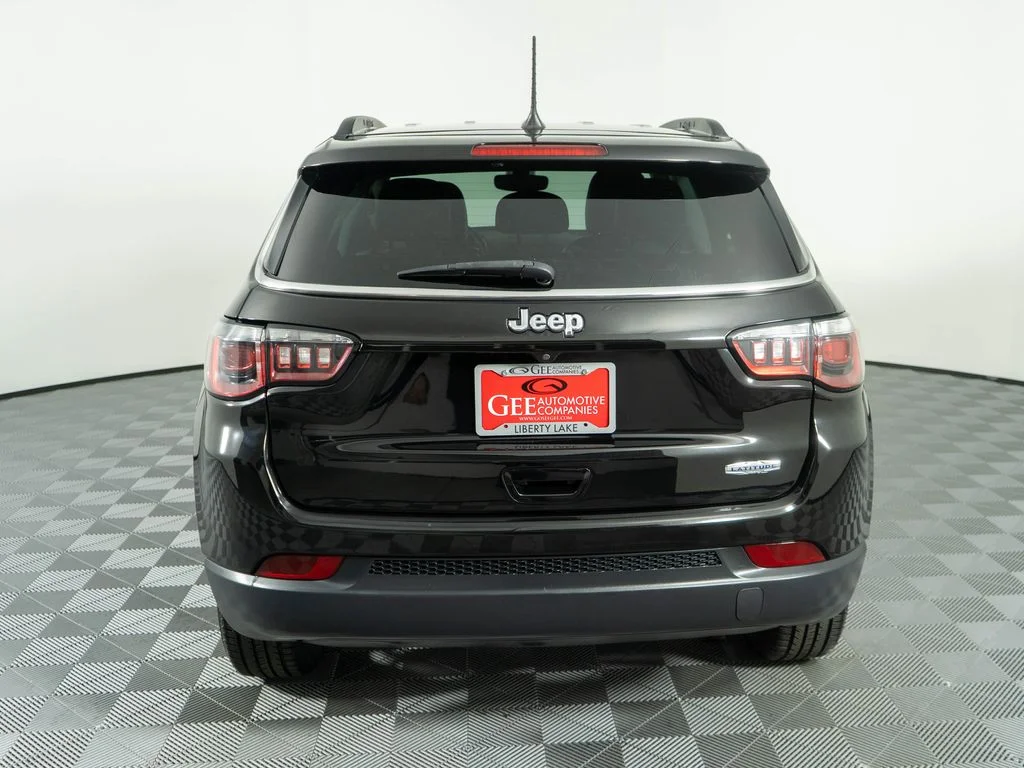 Used 2018 Black Jeep Latitude image 5
