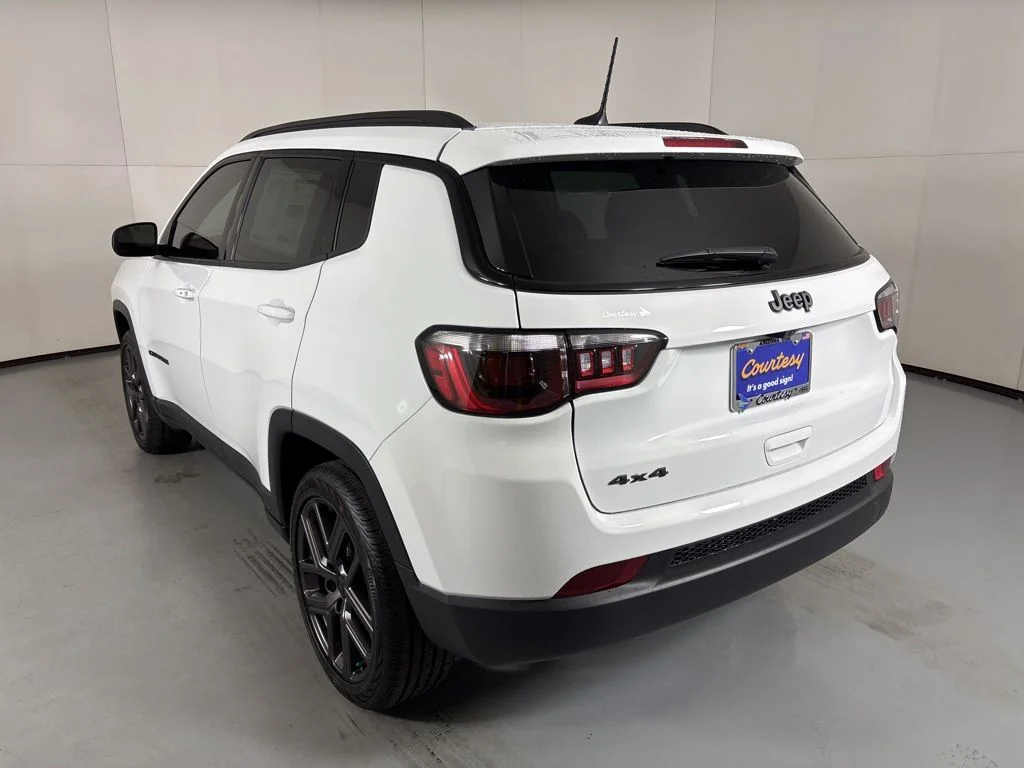 New 2026 White Jeep Latitude image 6