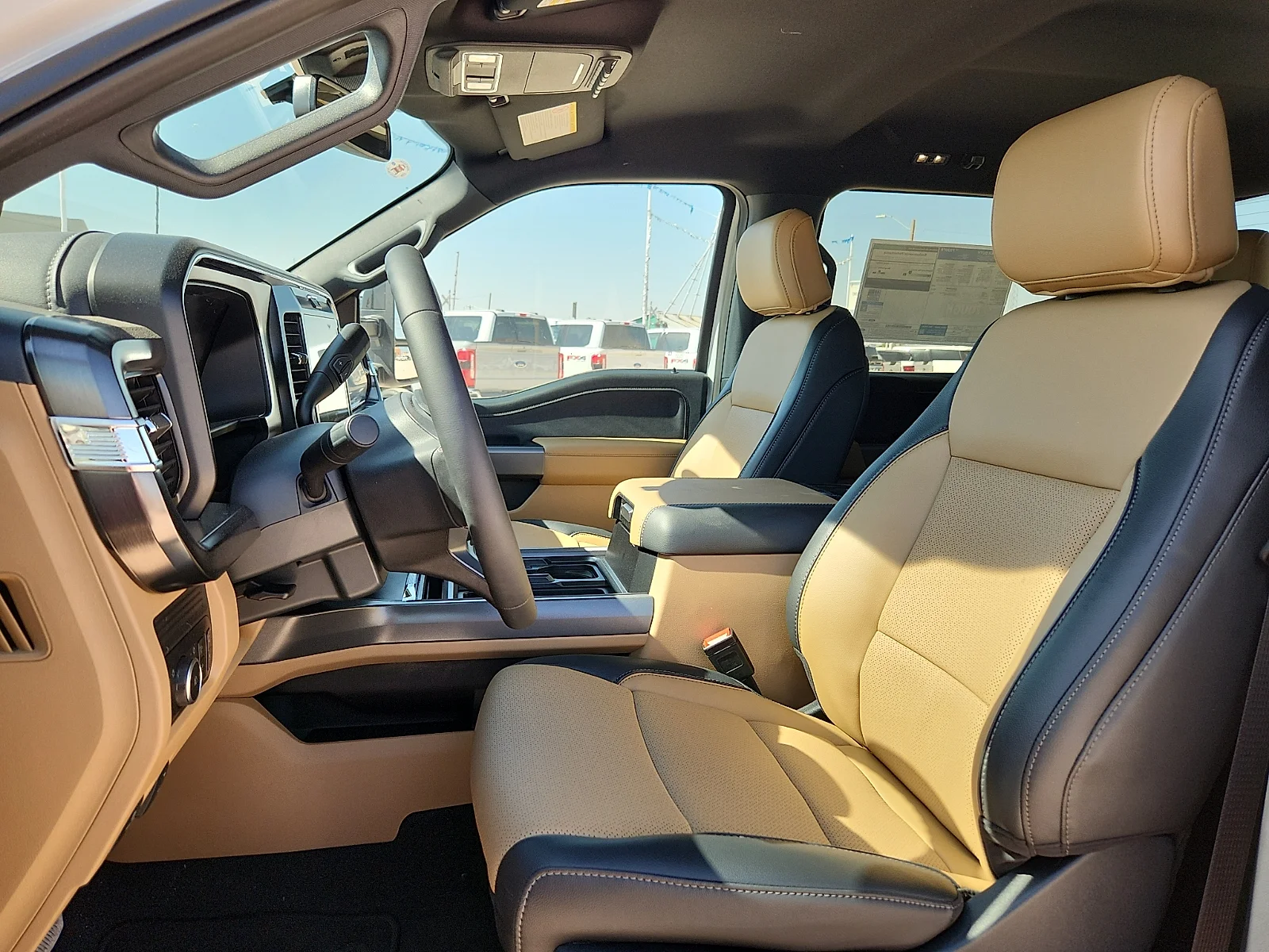 New 2026 Oxford White Ford Lariat image 17