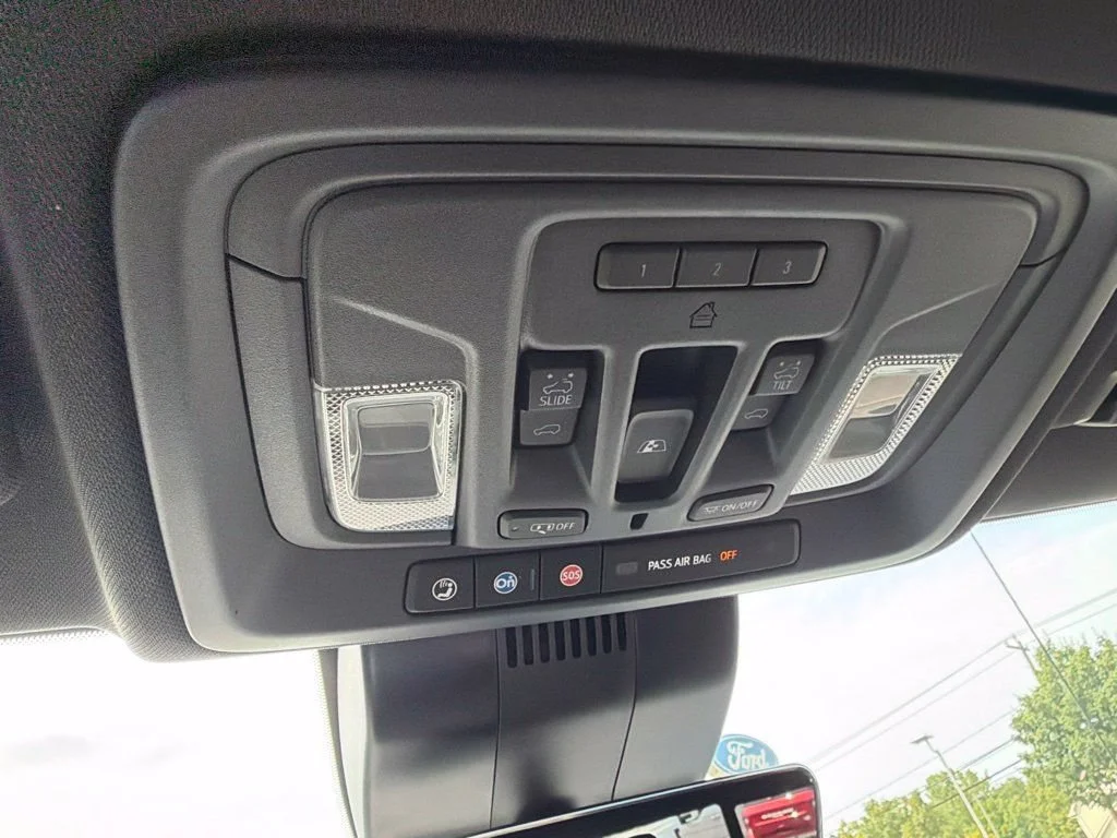 Used 2025 Black Chevrolet ZR2 image 29