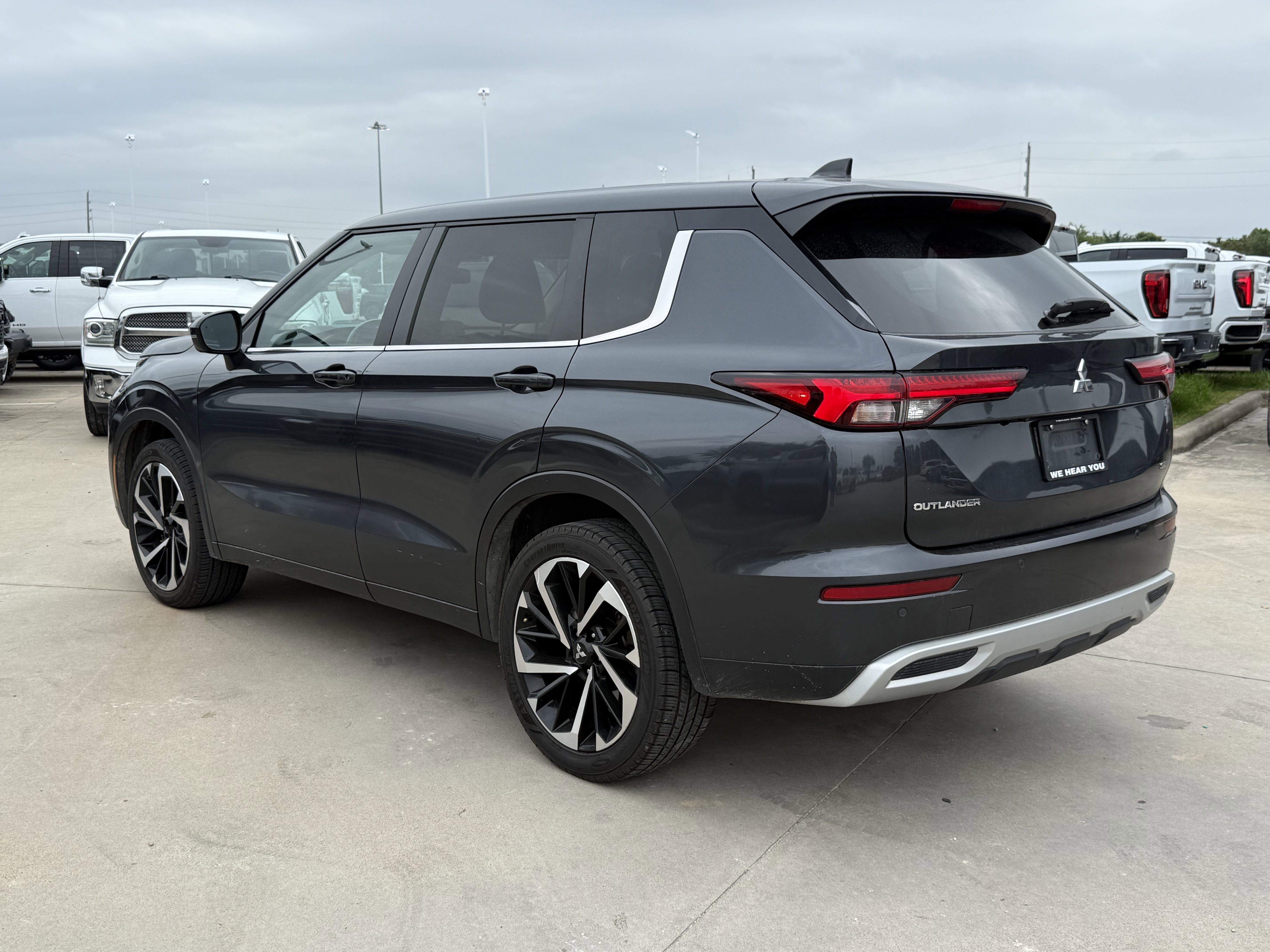 Used 2024 Gray Mitsubishi SE image 6