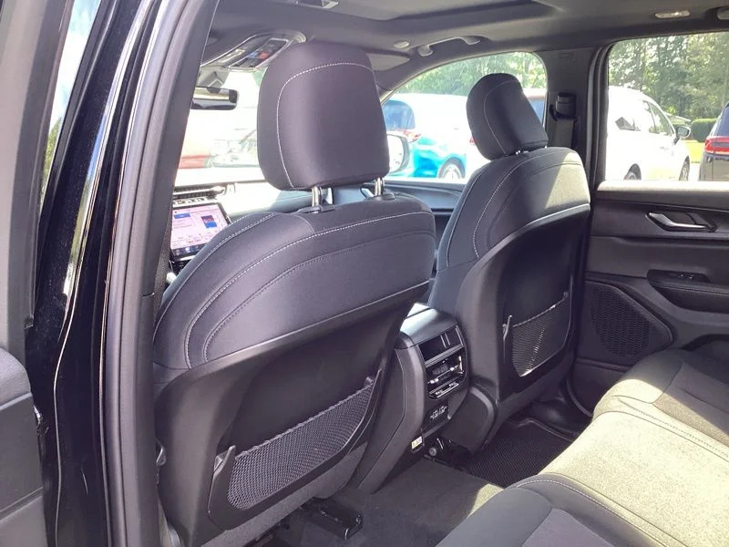 New 2027 High Gloss Black Jeep Laredo X image 20