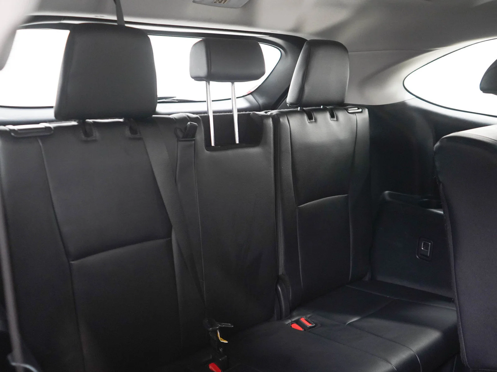 Used 2025 Black Toyota Hybrid XLE AWD (Natl) image 13