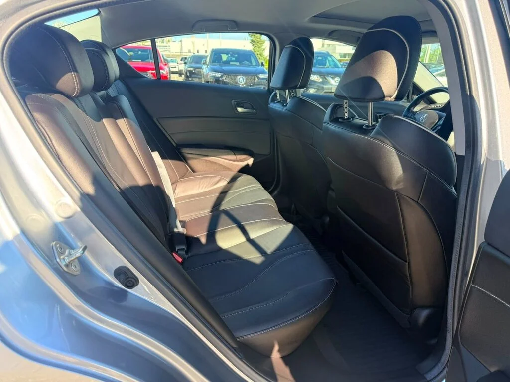 Used 2019 Modern Steel Metallic Acura Premium Dilawri Certified   Local BC   Clean Title image 16