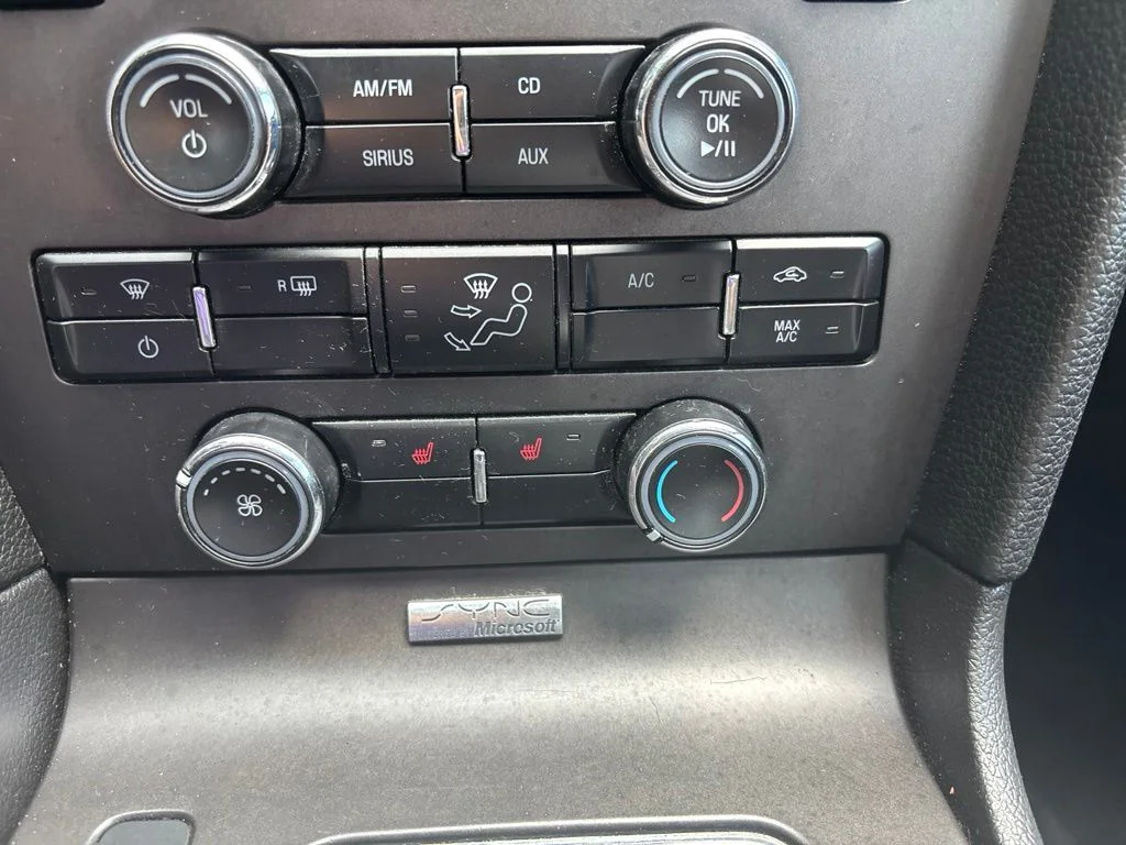 Used 2011 Blue Ford V6 Premium image 13