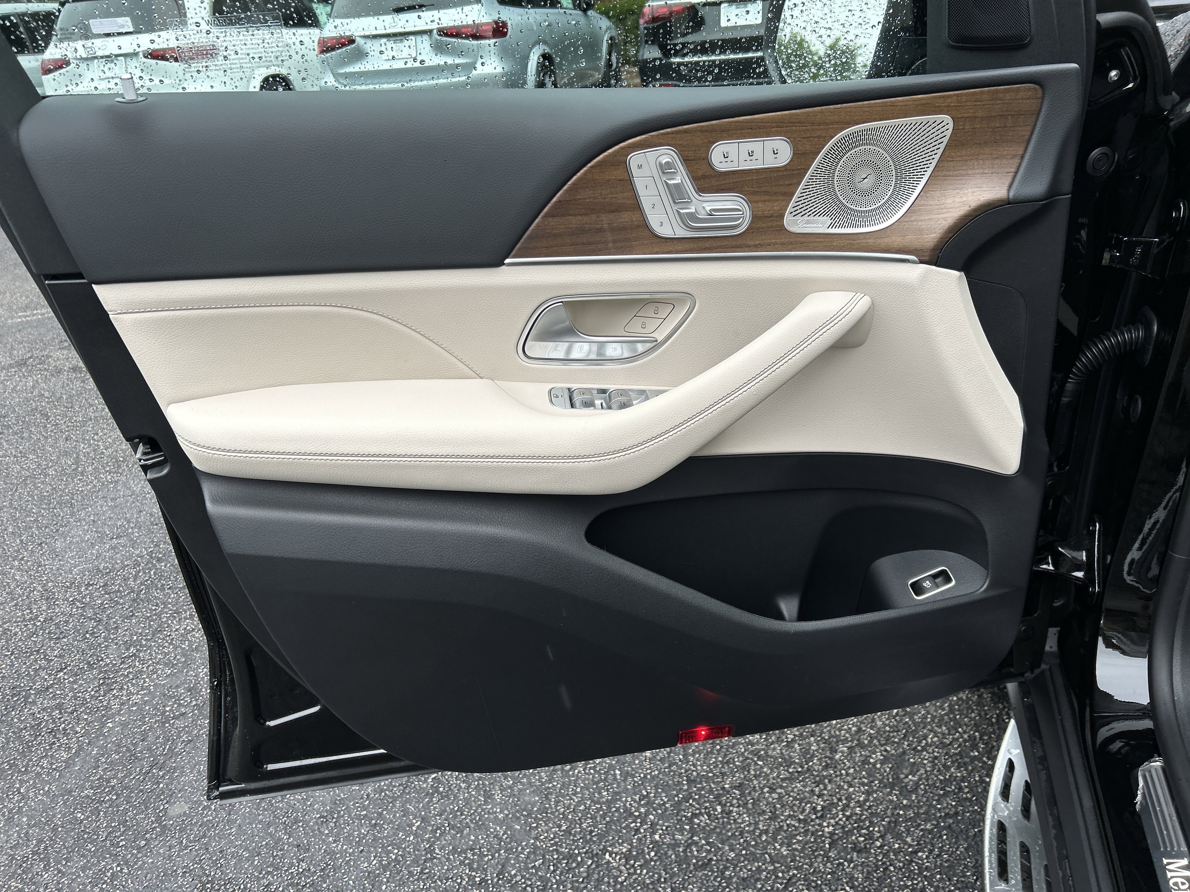 New 2026 Obsidian Black Metallic Mercedes-Benz GLE 450 4MATIC® SUV image 15