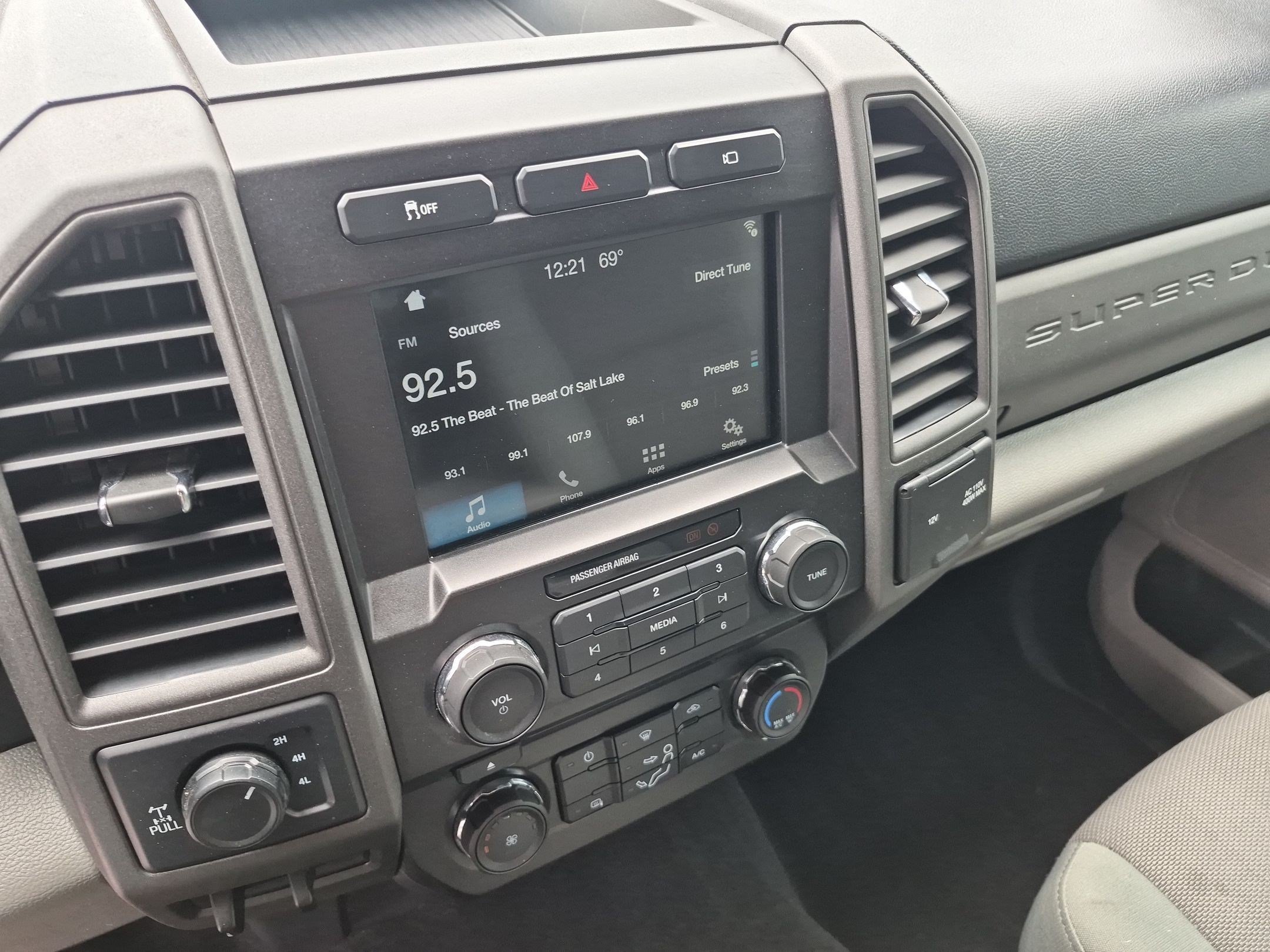 Used 2018 Gray Ford XL image 19
