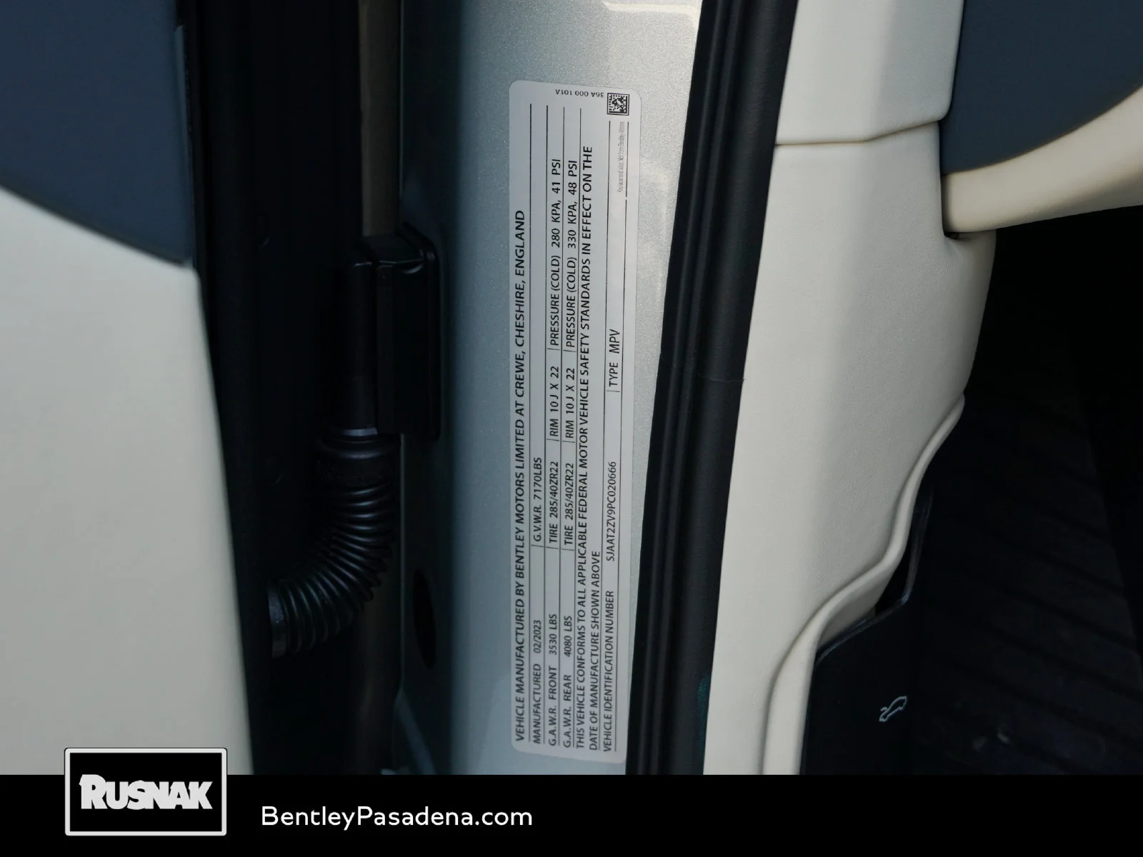 Certified Used 2023 Breeze by Mulliner Bentley Azure image 35