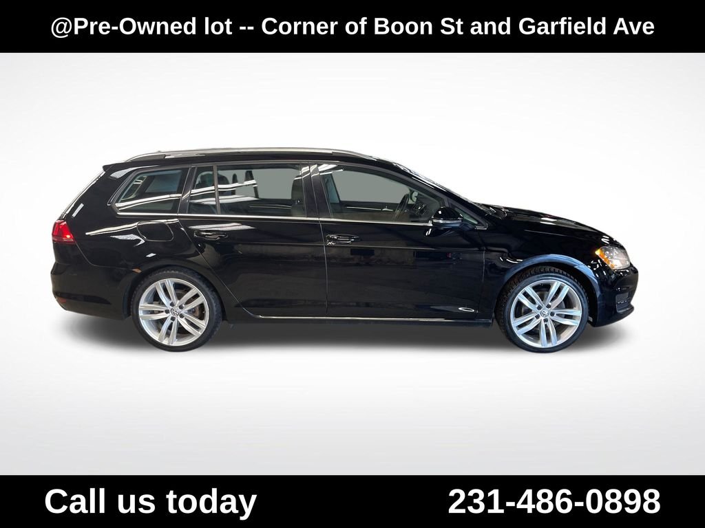 Used 2015  Volkswagen SEL image 6