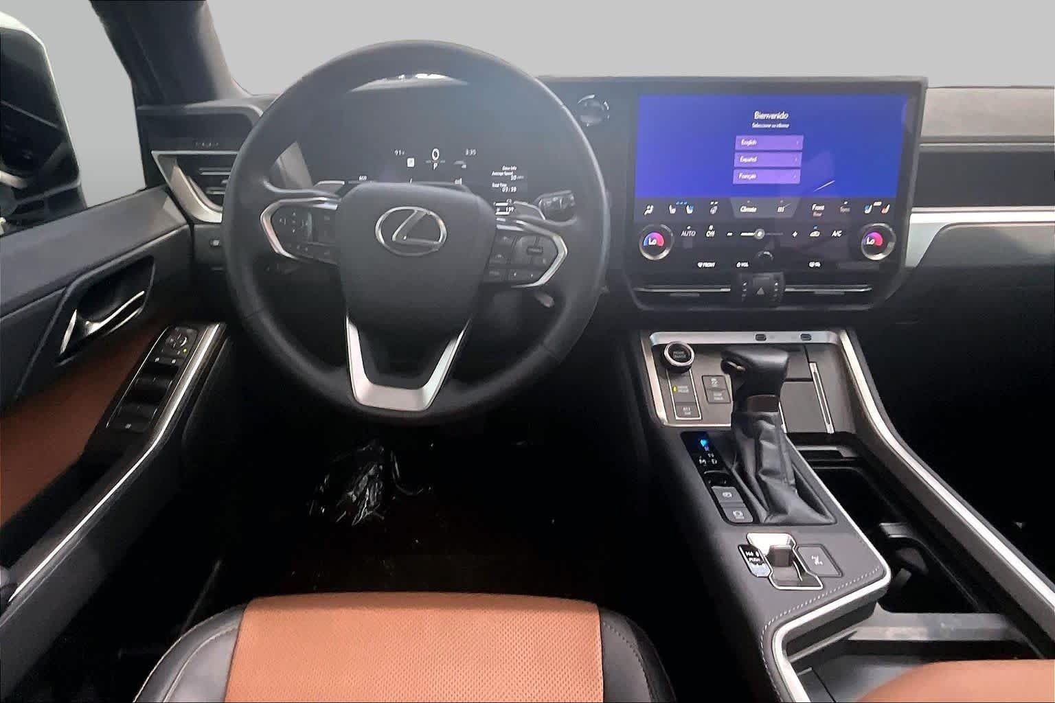 Used 2025 Eminent White Pearl Lexus Premium image 6