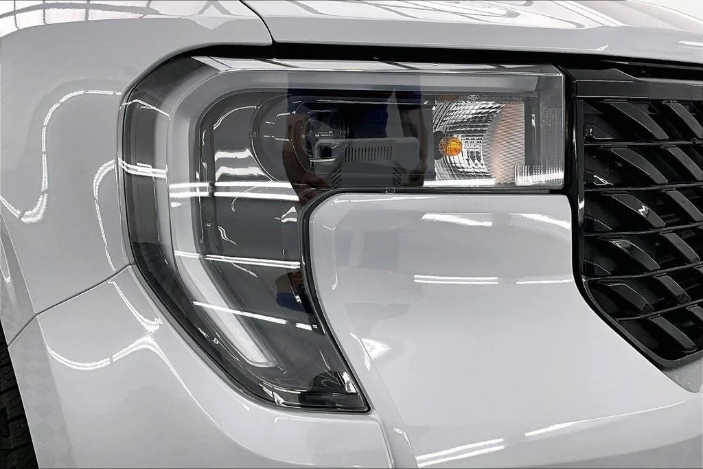 Certified Used 2025 White Metallic Ford Lariat image 30