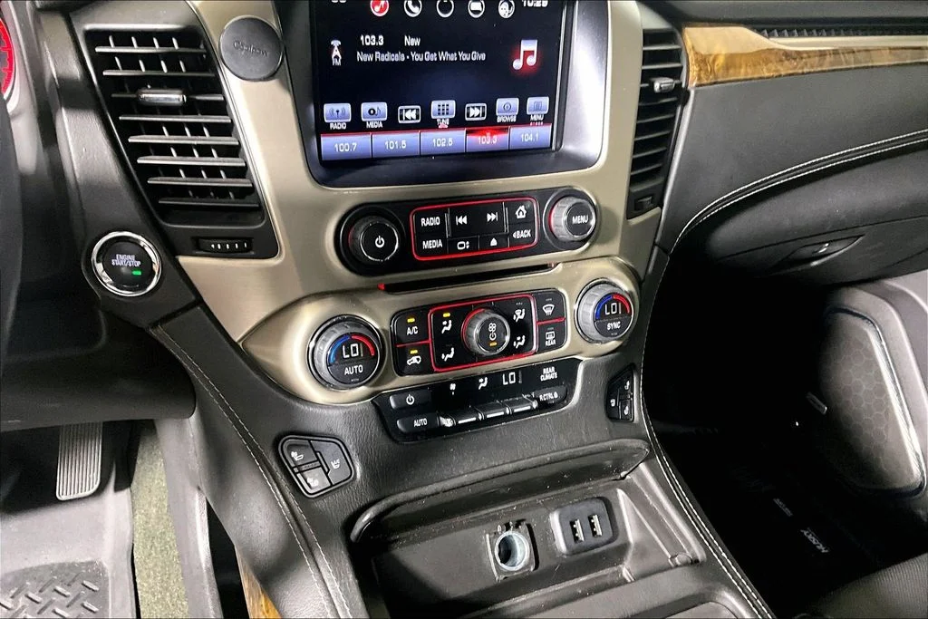 Used 2016 Sparkling Silver Metallic GMC Denali image 25