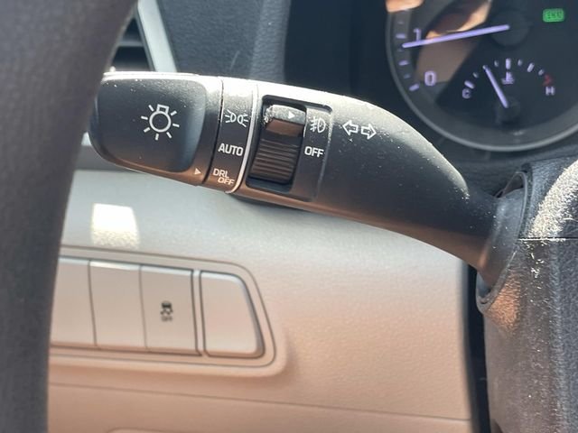 Used 2018 Silver Hyundai SEL image 23