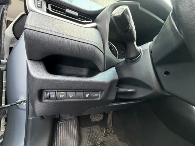 Used 2020 Silver Sky Metallic Toyota XLE Premium image 13