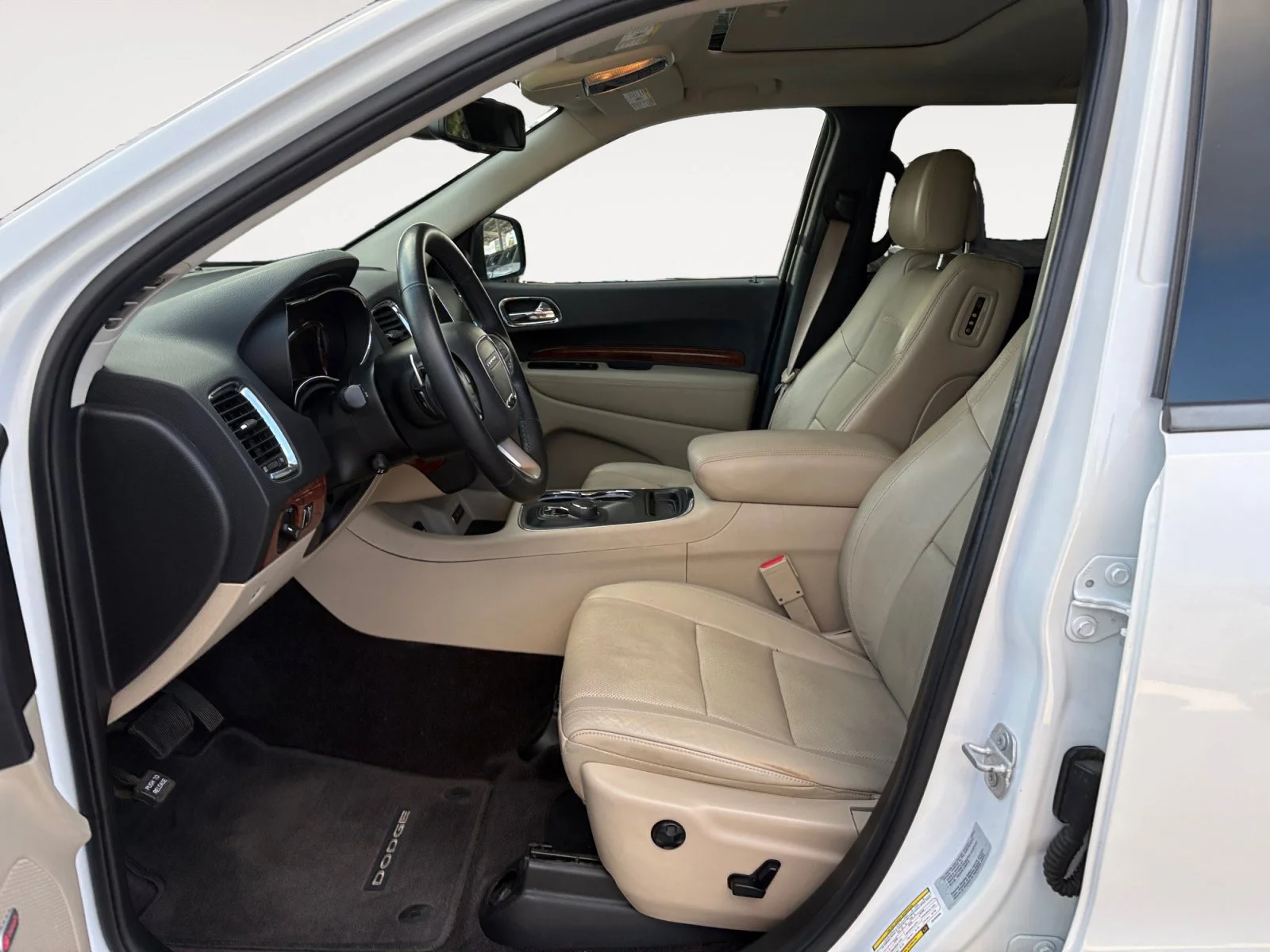 Used 2016 Ivory 3-Coat Dodge Citadel image 21