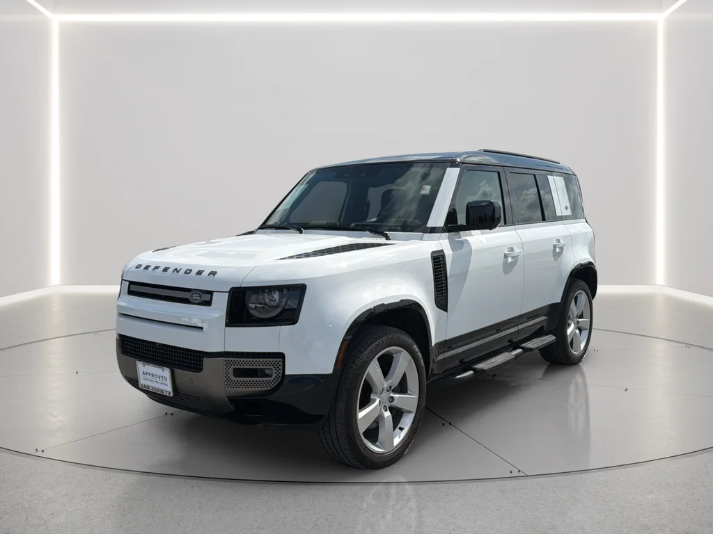 Used 2024  Land Rover X-Dynamic SE image 12