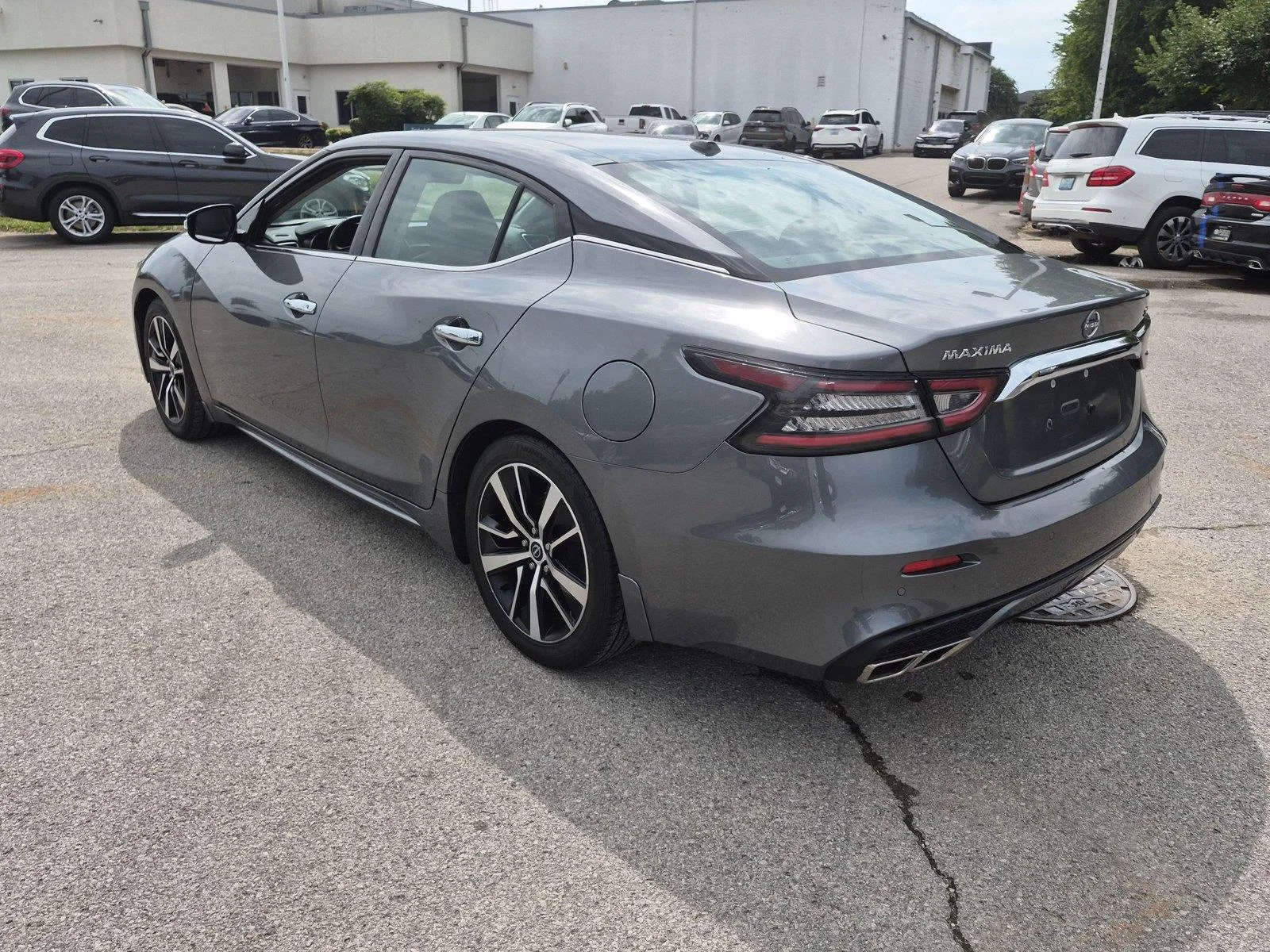 Used 2023 Silver NISSAN  image 3