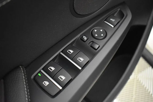 Used 2017 Silver BMW xDrive28i image 15