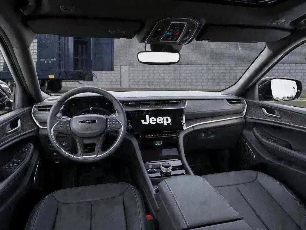 New 2026 Baltic Gray Metallic Clear-Coat Exterior Paint Jeep Limited image 41