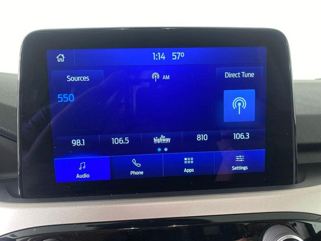 Used 2022 White Metallic Ford SE image 15