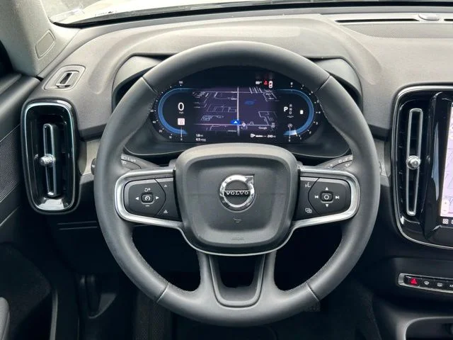2023 Volvo XC40 Plus - Photo 13