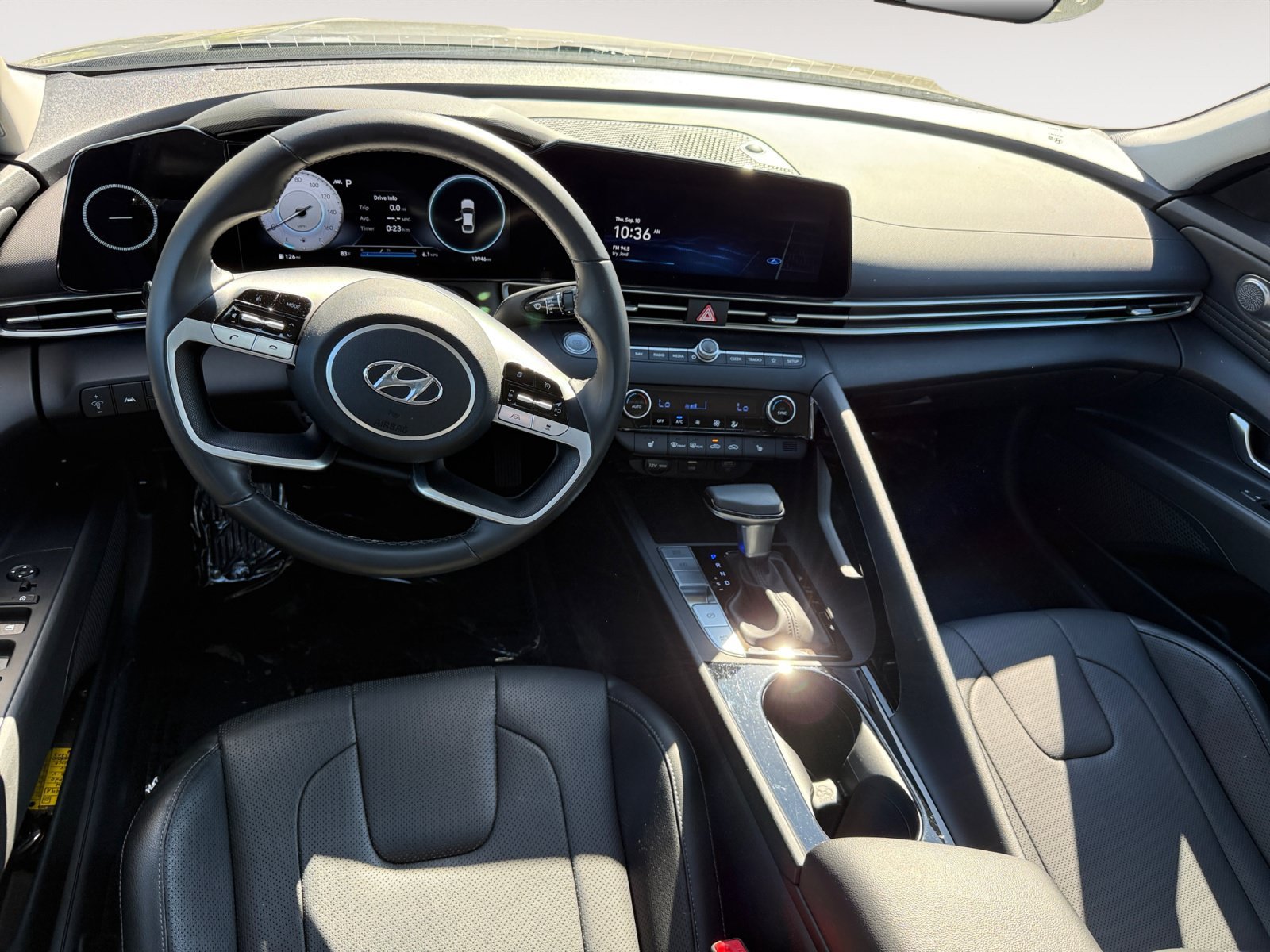 Certified Used 2023 Fluid Metal Hyundai Limited image 15