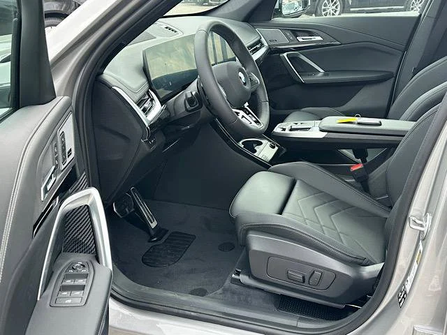 New 2026 Space Silver Metallic BMW xDrive28i image 4
