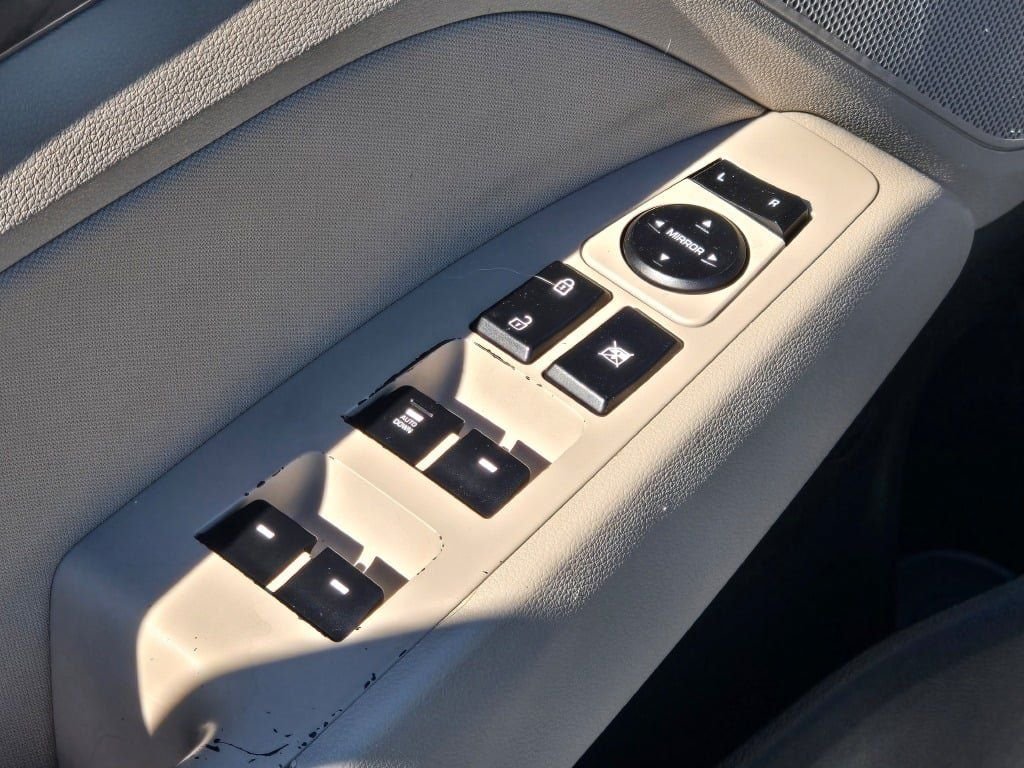 Certified Used 2018 Phantom Black Hyundai SEL image 17