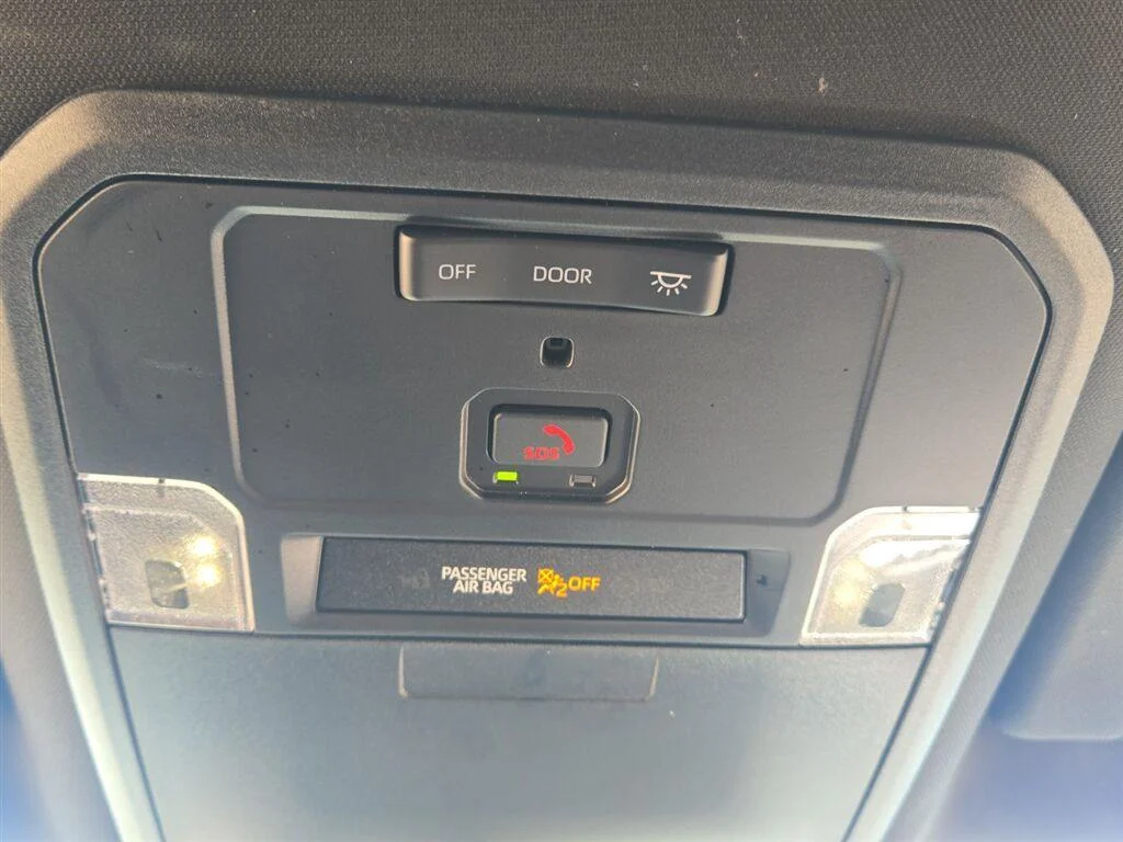 Used 2025 Ice Cap Toyota SR5 image 27