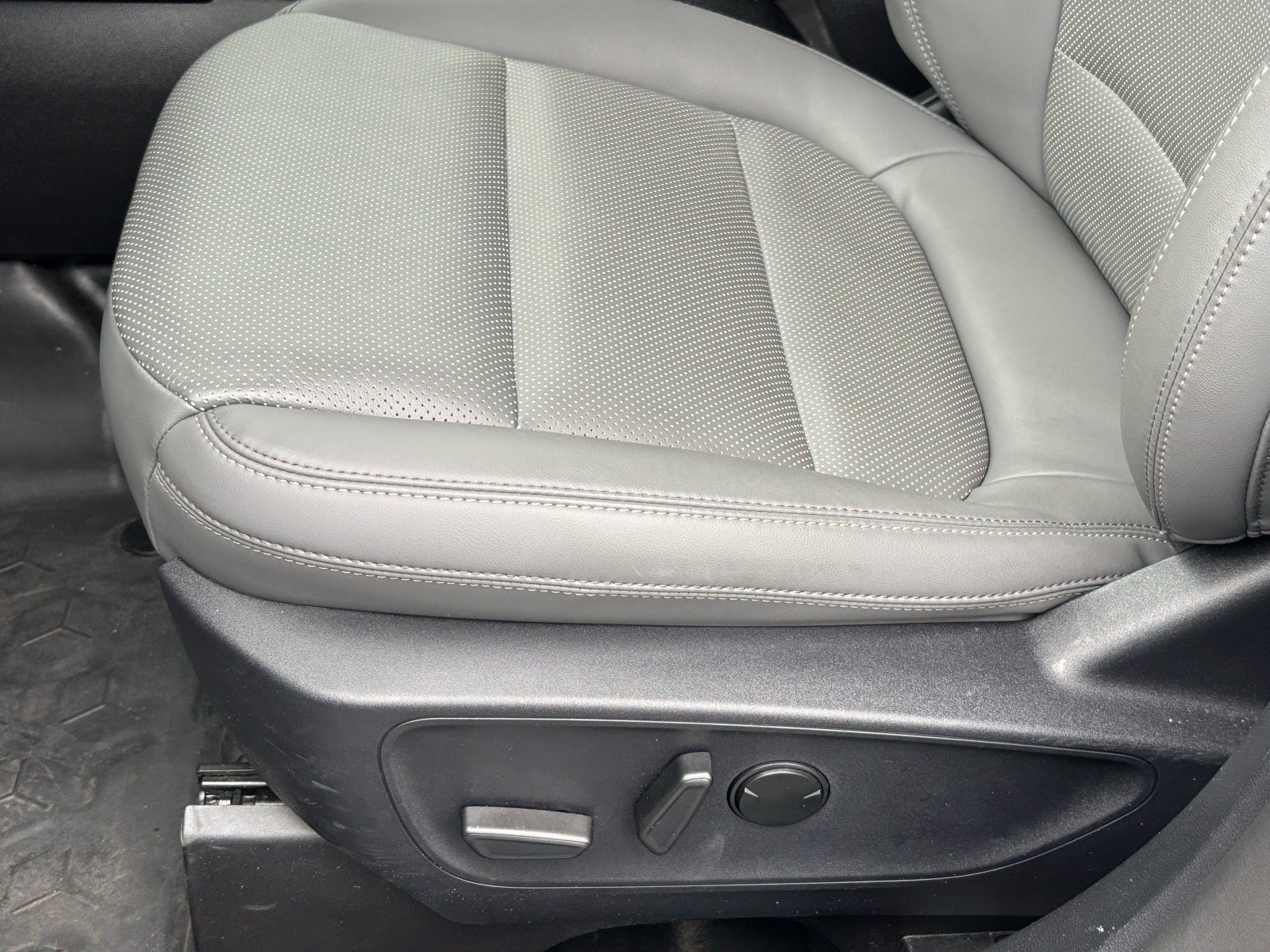 Used 2025 Gray Ford BADLANDS image 10